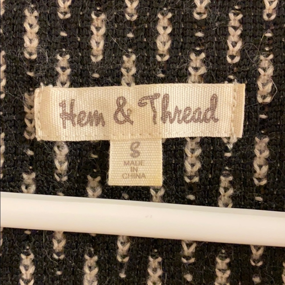 Hem & Thread size small vest - Picture 4 of 4